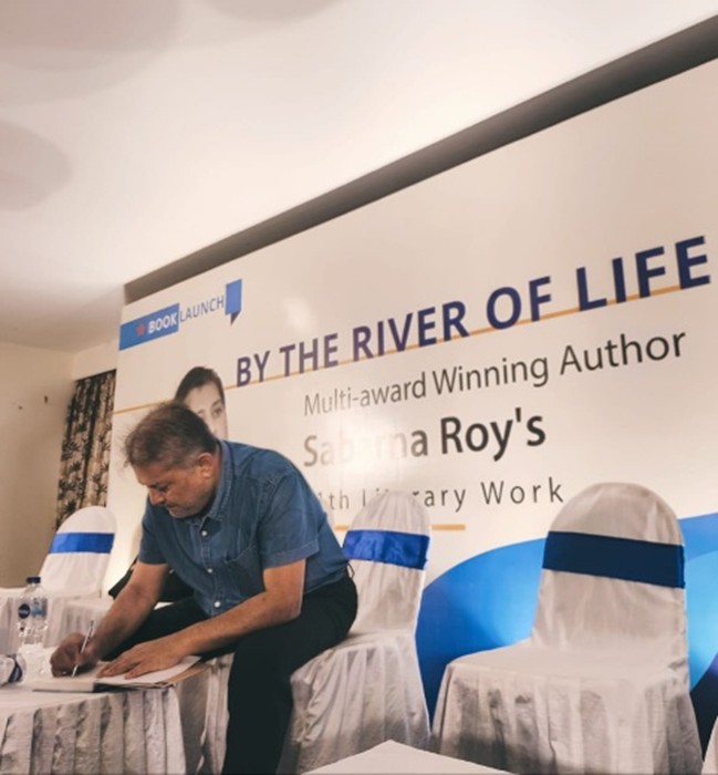 Picture 3 book singing by the author himself (source team mahanagar)